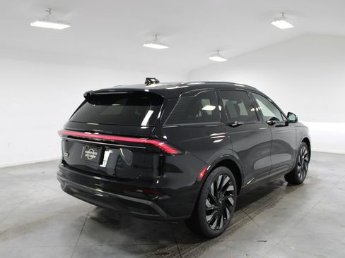 New 2026 Lincoln Nautilus Reserve w/ Jet Appearance Package image 10