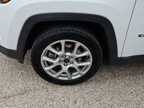 Used 2025 Jeep Compass Limited AWD/4WD image 12