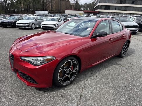 Used 2023 Alfa Romeo Giulia Veloce image 3