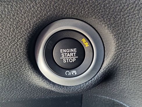 New 2026 Chrysler Pacifica Pinnacle image 18