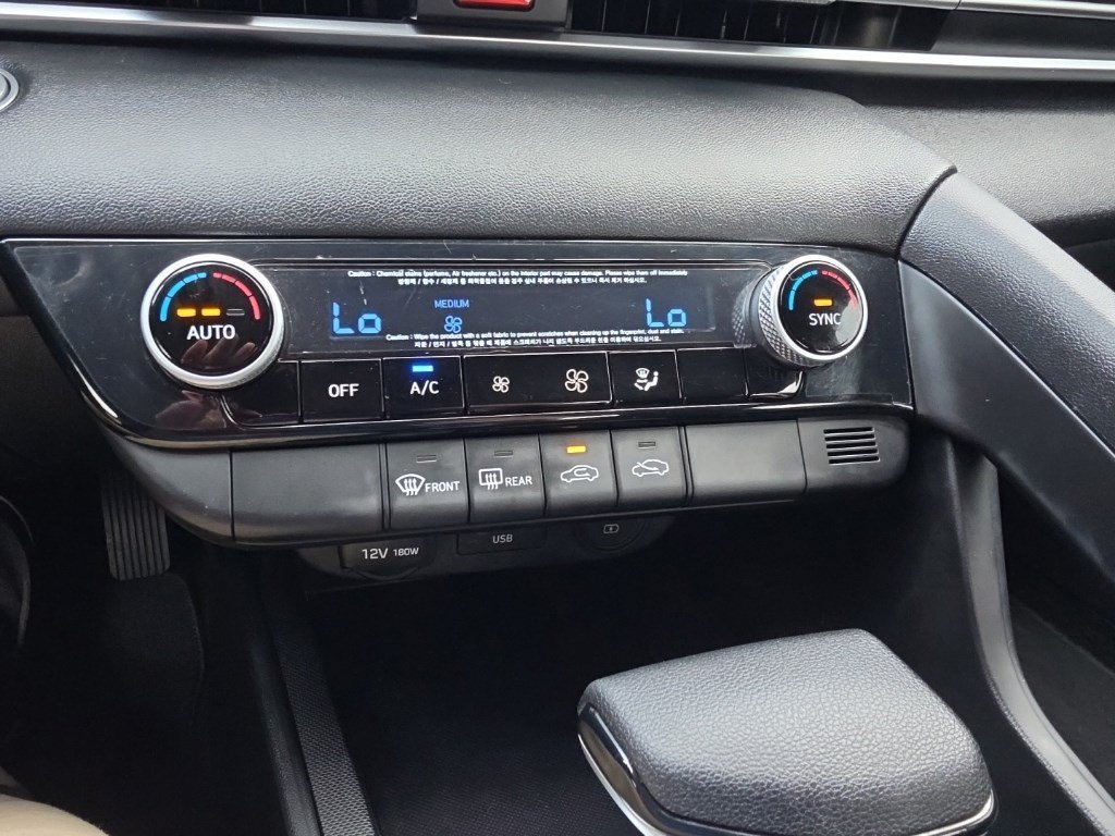 Used 2021 Hyundai Elantra SEL FWD image 20