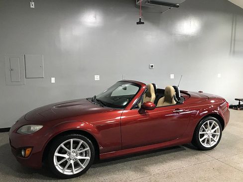 Used 2012 MAZDA MX-5 Miata Grand Touring w/ Premium Pkg RWD image 13