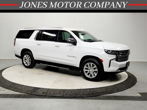 Used 2023 Chevrolet Suburban Premier image 1