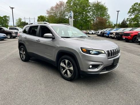 Used 2019 Jeep Cherokee Limited AWD/4WD image 4