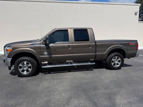 Used 2016 Ford F250 Lariat w/ Lariat Ultimate Package AWD/4WD image 15