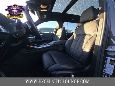 Used 2024 BMW X7 xDrive40i w/ Executive Package image 8
