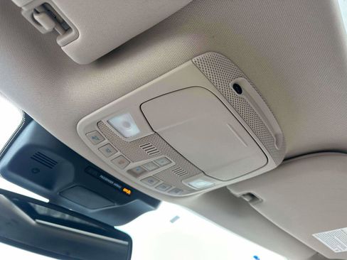 Used 2024 Ford Expedition Limited image 32