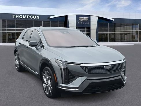 Certified 2025 Cadillac Optiq Luxury 1 image 1