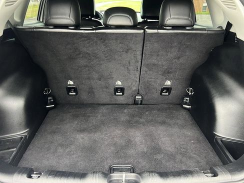 Used 2018 Jeep Compass Latitude w/ Popular Equipment Group FWD image 10