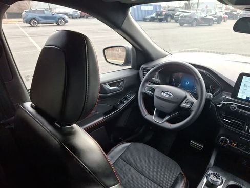 Certified 2023 Ford Escape ST-Line image 15