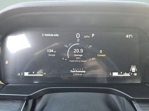 Used 2025 Jeep Grand Cherokee Limited w/ Luxury Tech Group II image 33