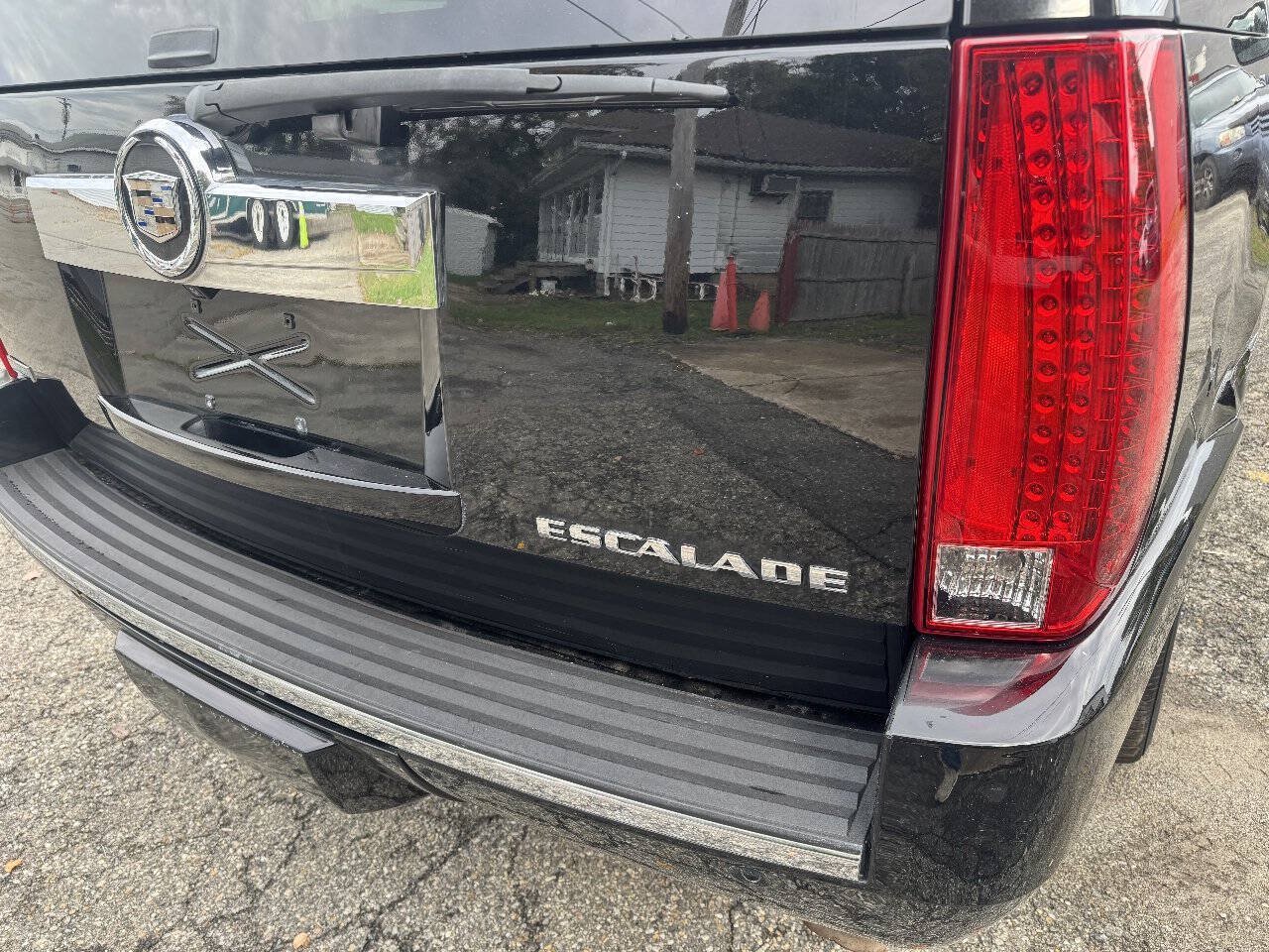 Used 2011 Cadillac Escalade ESV AWD w/ Livery Package image 9
