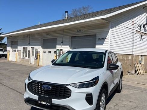 Used 2025 Ford Escape Active w/ Cold Weather Package AWD/4WD image 3