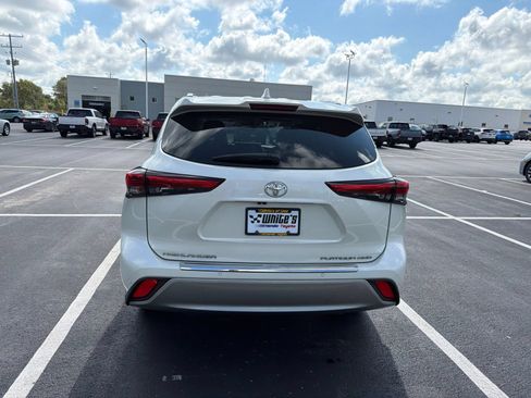 Used 2020 Toyota Highlander Platinum AWD/4WD image 8