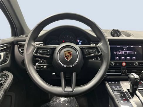 Used 2024 Porsche Macan AWD/4WD image 16