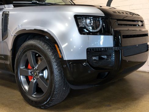 Used 2024 Land Rover Defender 110 X AWD/4WD image 18