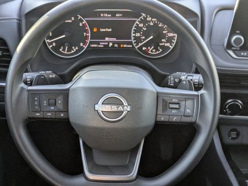 Used 2025 Nissan Rogue S image 13