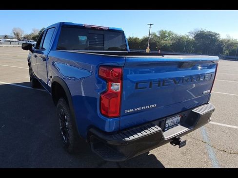 Used 2024 Chevrolet Silverado 1500 ZR2 w/ Technology Package image 7