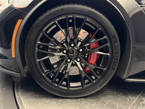 Used 2019 Chevrolet Corvette Z06 RWD image 18