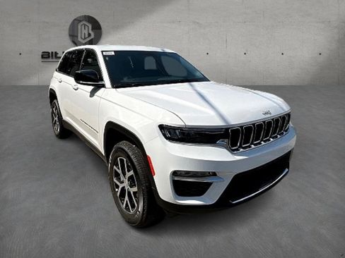 New 2025 Jeep Grand Cherokee Limited image 4