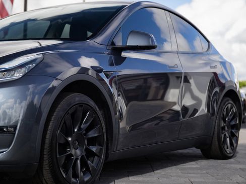 Used 2023 Tesla Model Y Long Range AWD/4WD image 7