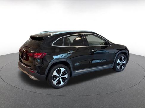 Used 2025 Mercedes-Benz GLA 250 4MATIC image 15