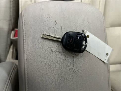 Used 2002 Lexus SC 430 Convertible image 32