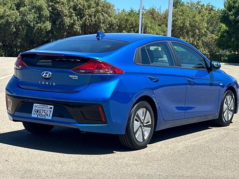 Used 2018 Hyundai Ioniq Blue FWD image 4