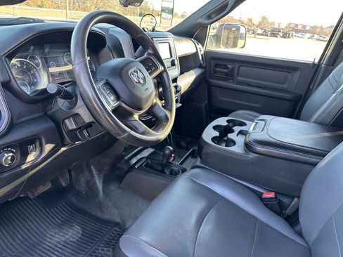 Used 2022 RAM 3500 Tradesman w/ Chrome Appearance Group image 8