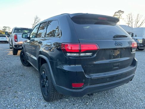 Used 2018 Jeep Grand Cherokee Laredo image 8