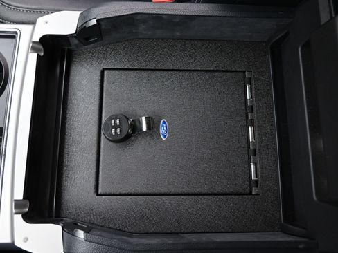 Used 2022 Ford F250 Lariat w/ Tremor Off-Road Package image 39