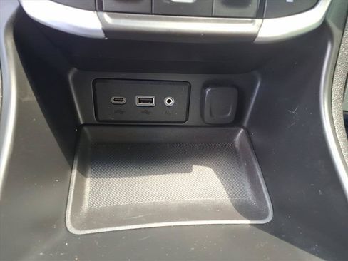 Used 2023 GMC Terrain SLE FWD image 12