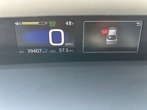 Used 2016 Toyota Prius Four image 9