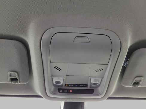 Used 2023 GMC Acadia SLE w/ Driver Convenience Package image 19