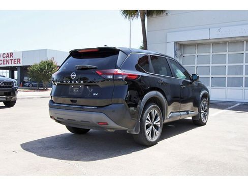 Certified 2022 Nissan Rogue SV FWD image 4