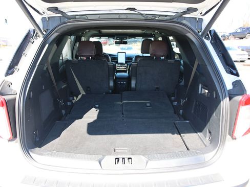 Used 2022 Ford Explorer Platinum w/ Equipment Group 601A image 14