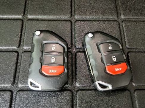 Used 2019 Jeep Wrangler Unlimited Sport S AWD/4WD image 76