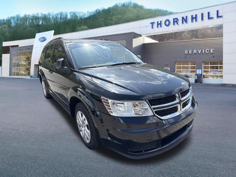 Used 2018 Dodge Journey SE FWD image 1