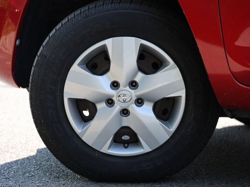 Used 2012 Toyota RAV4 FWD image 22