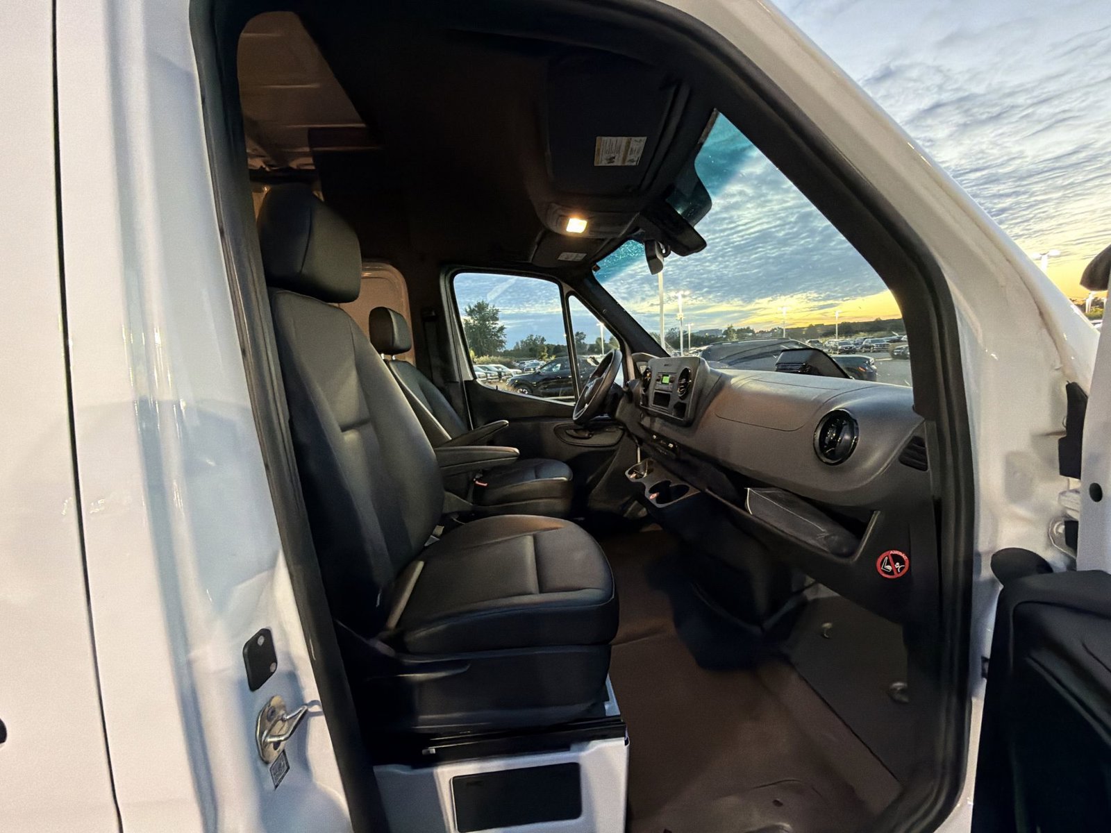 Used 2025 Mercedes-Benz Sprinter 2500 image 22