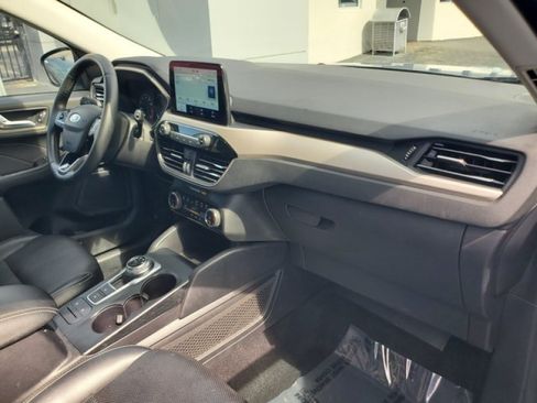 Certified 2022 Ford Escape SEL FWD image 33