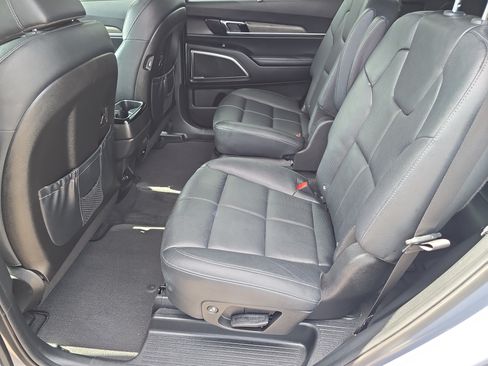 Certified 2022 Kia Telluride SX w/ Towing Package AWD/4WD image 17