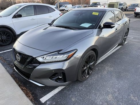 Used 2021 Nissan Maxima SR w/ Sport Mat Group image 3