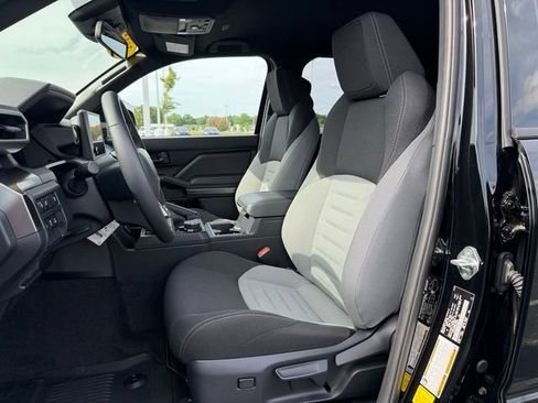 Certified 2025 Toyota 4Runner TRD Off-Road AWD/4WD image 14