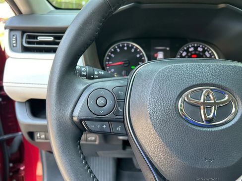 Used 2022 Toyota RAV4 XLE Premium FWD image 23
