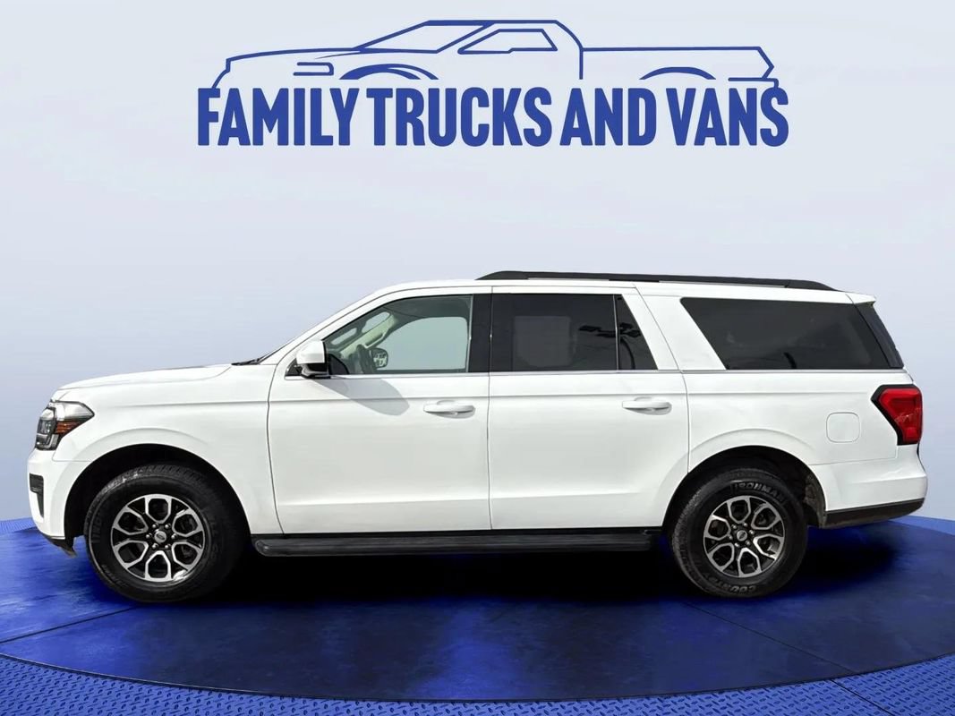 Used 2024 Ford Expedition Max XLT AWD/4WD image 2