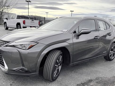 Used 2022 Lexus UX 250h w/ Premium Package image 4