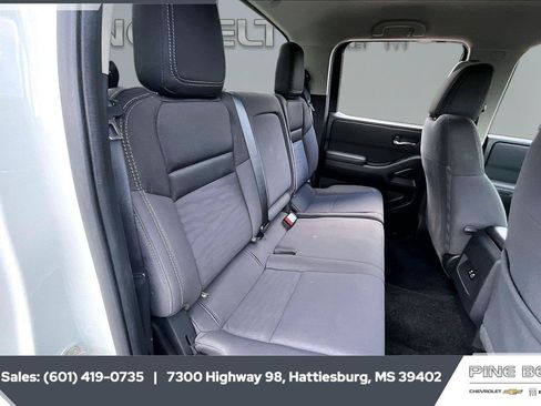 Used 2024 Nissan Frontier SV RWD image 21