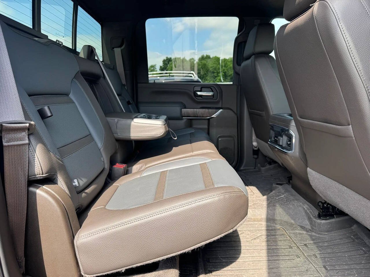 Used 2022 GMC Sierra 2500 Denali w/ Denali Ultimate Package AWD/4WD image 13