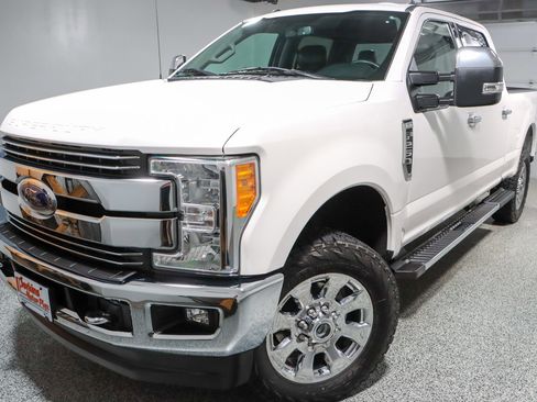 Used 2017 Ford F250 Lariat w/ Chrome Package AWD/4WD image 32
